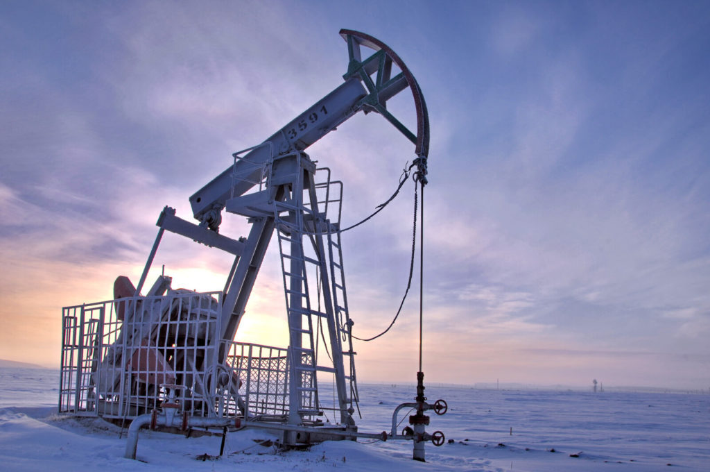 Oil falls on fears over the global economic slowdown