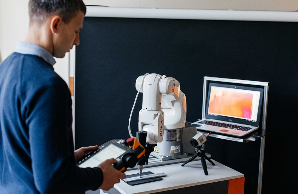 TPU Scientists Develops Portable Robot for Defect Detection in Metals and Composites