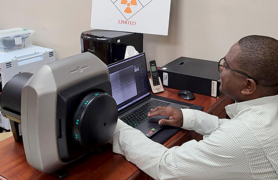 OEMS Provides Hazardous Material Services Using Computed Radiography System from DÜRR NDT