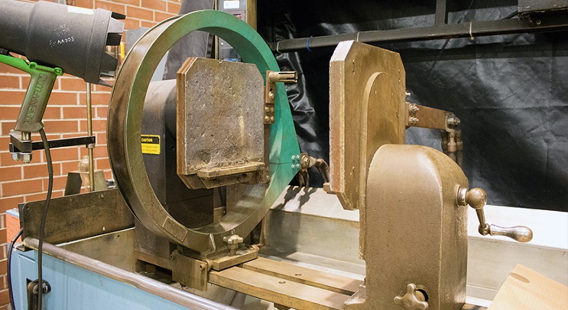 Carrier II Comparison to Water Baths Effect on Mag Particle Wet Bench Lifespan [Case Study]