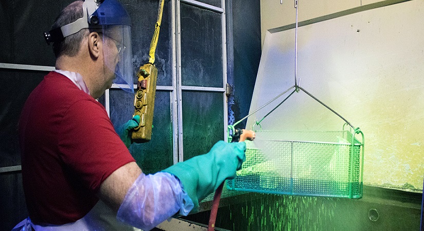Water Washable versus Post Emulsifiable Penetrant – Which is Right for You?