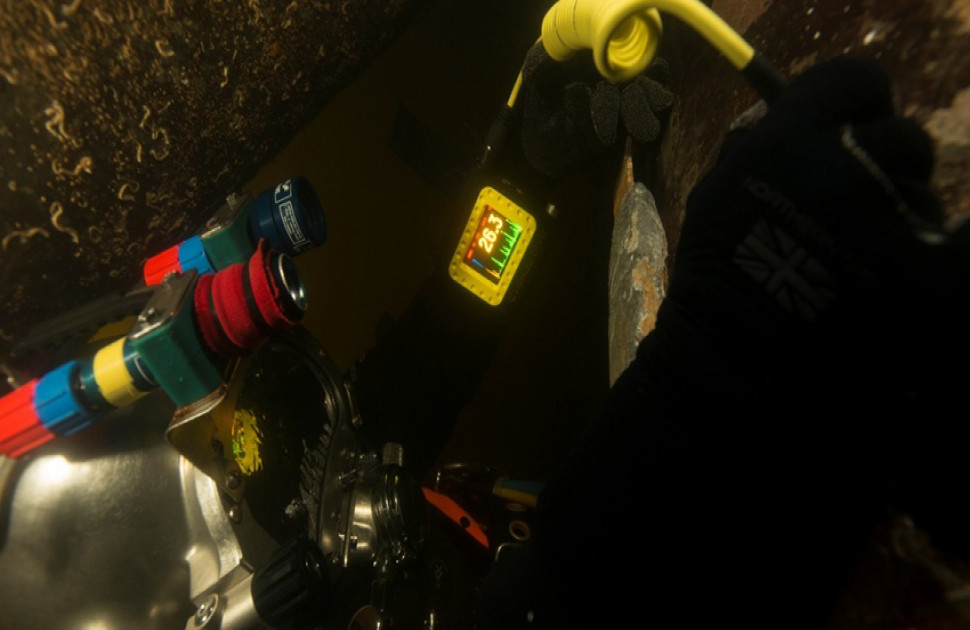 EQUIPPING DIVERS WITH A PRACTICAL UNDERWATER THICKNESS GAUGING KIT
