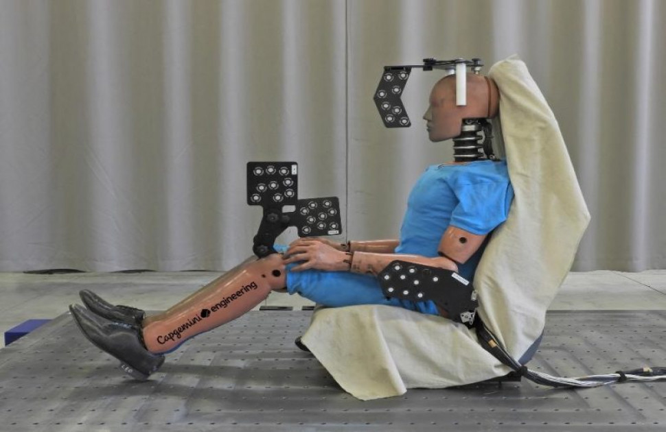 POSITIONING OF CRASH TEST DUMMIES