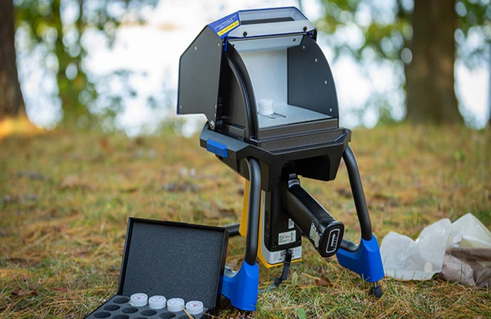 Vanta Work Station for XRF Analyzers